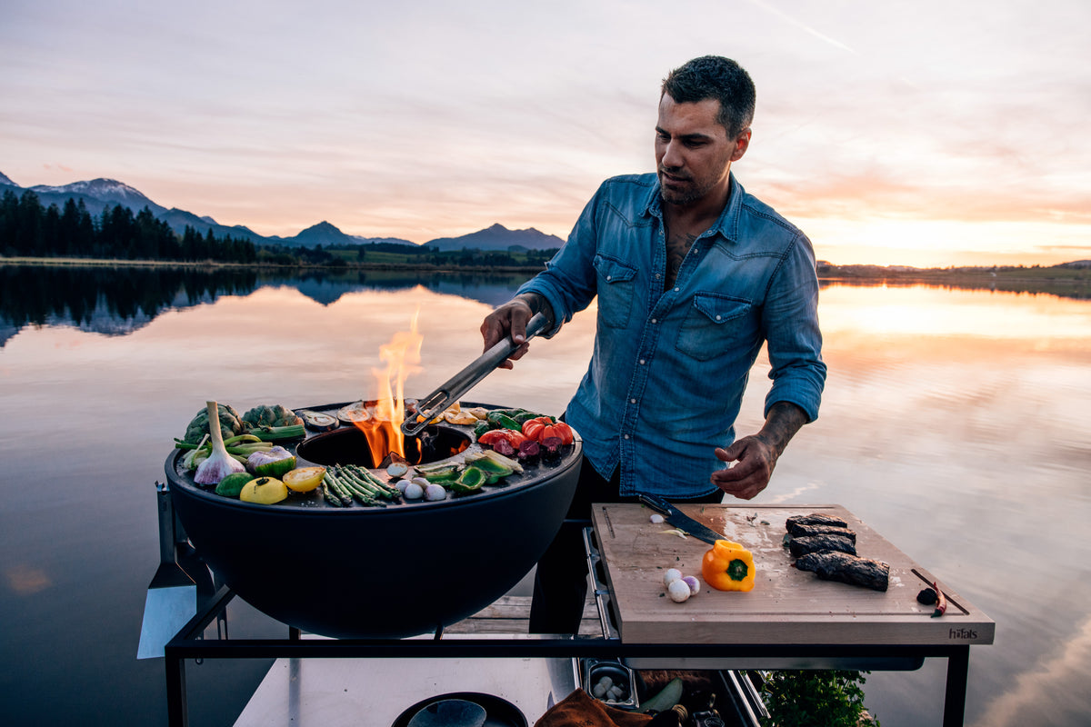 Fire Kitchen BBQ con Höfats Bowl 70 Cucina da esterno
