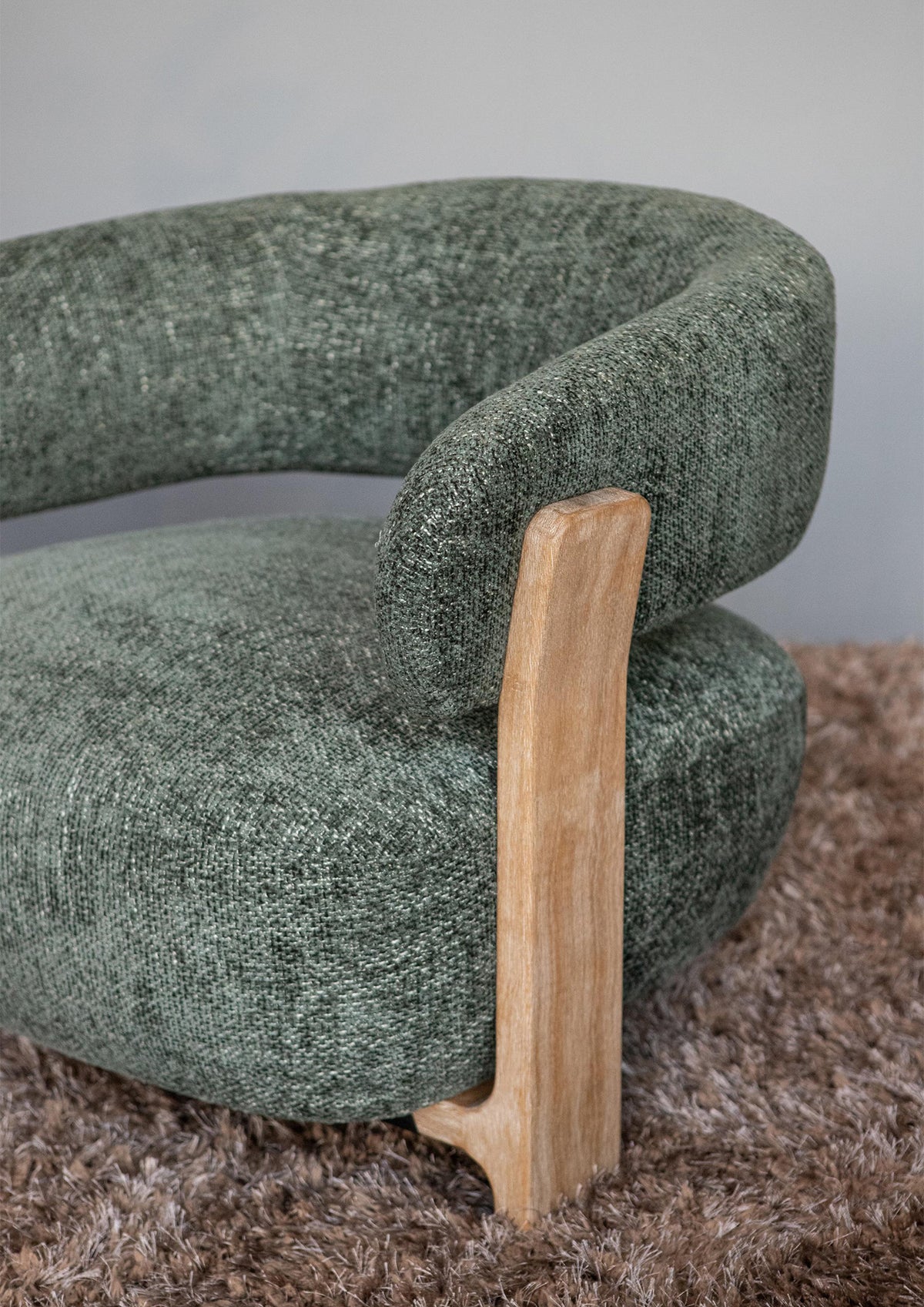 Poltrona Mire Green Legacy 10 in legno di caucciù, PTMD, color oliva