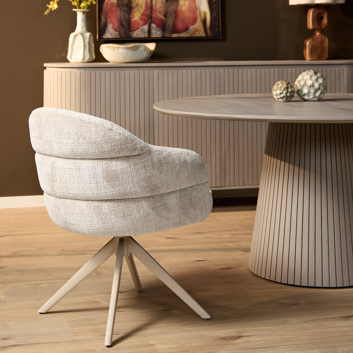 Sedia da pranzo Bella in tessuto bianco sporco con braccioli Starfurn
