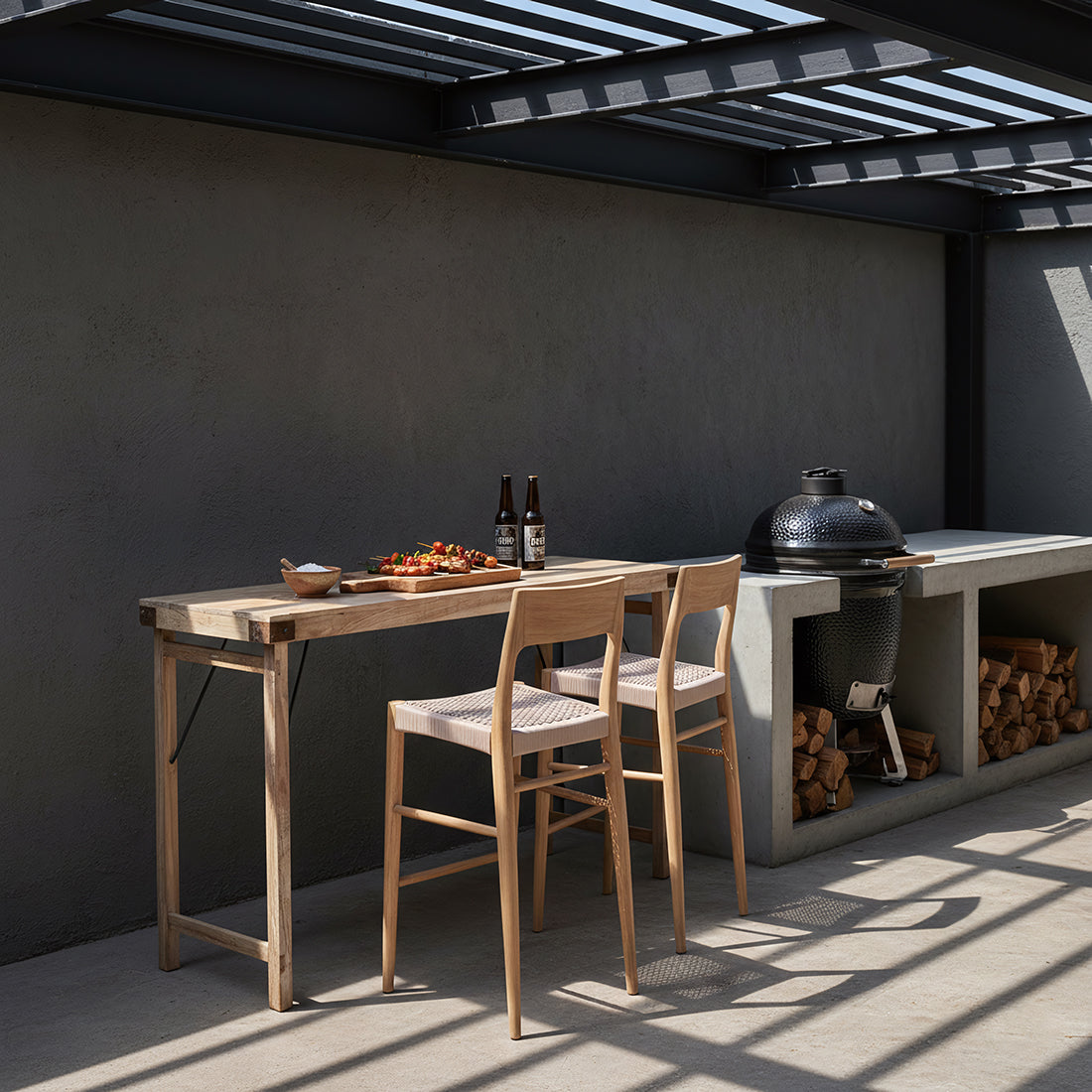 Sgabello da bar Freya in teak, per esterni, materiali grezzi