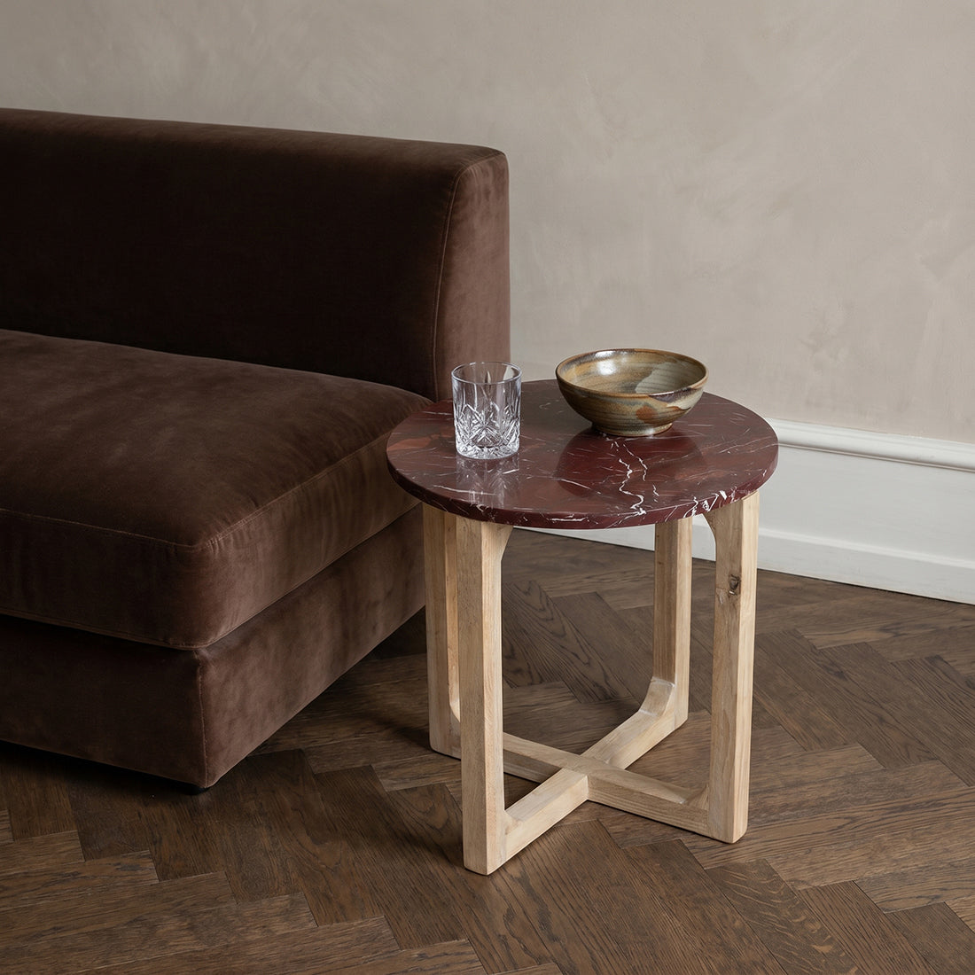 Tavolino in marmo rotondo ‘Cherry’ Raw Materials