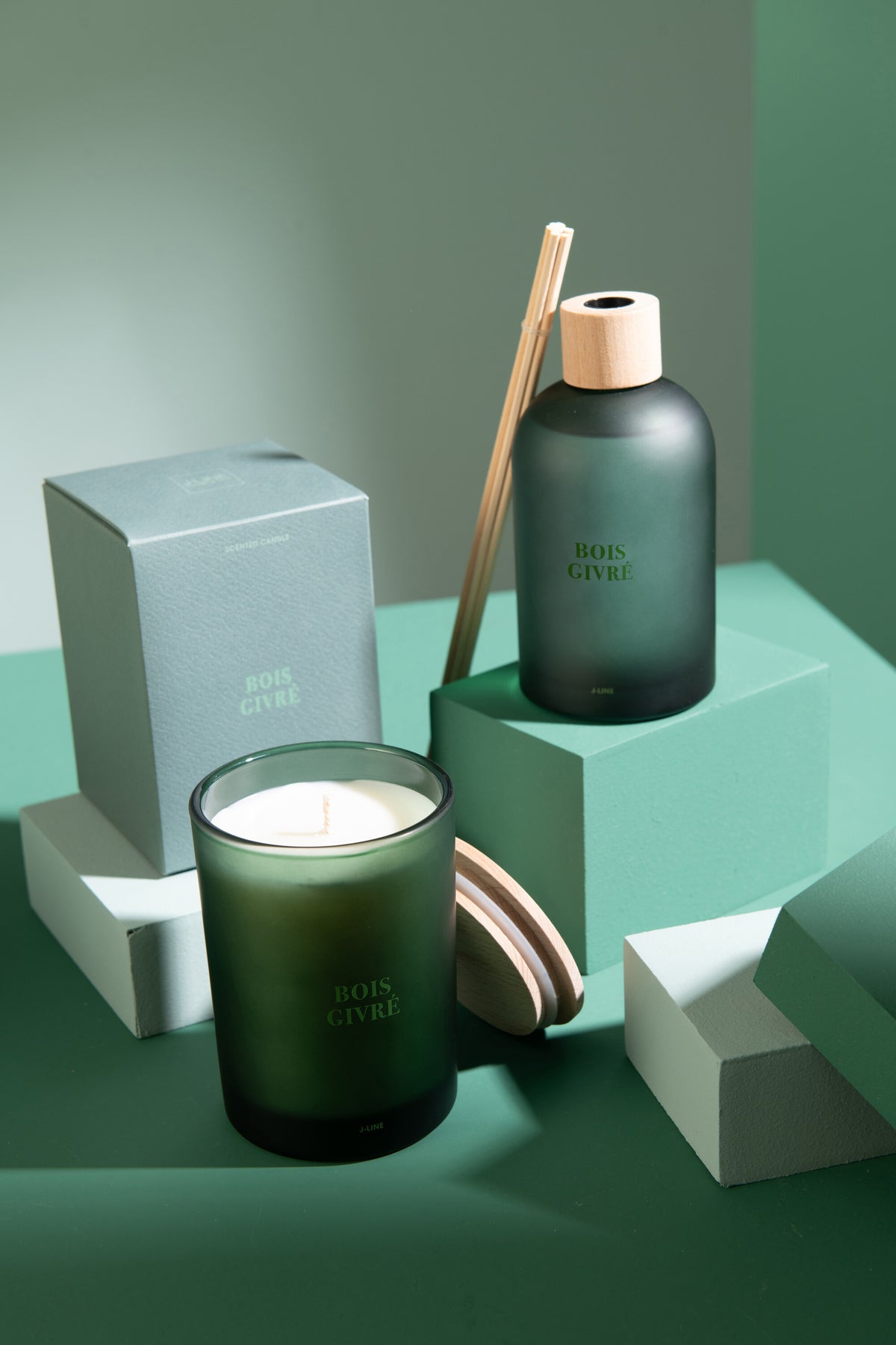 Geurkaars Accords Essentiels Bois Givré 38 Uur - Geurkaars - J-Line - livinglovely.nl