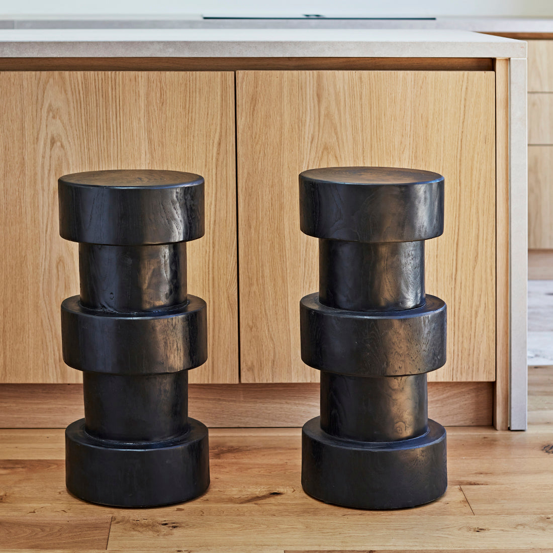 Forma Sgabello da bar Totoma Nero Raw Materials