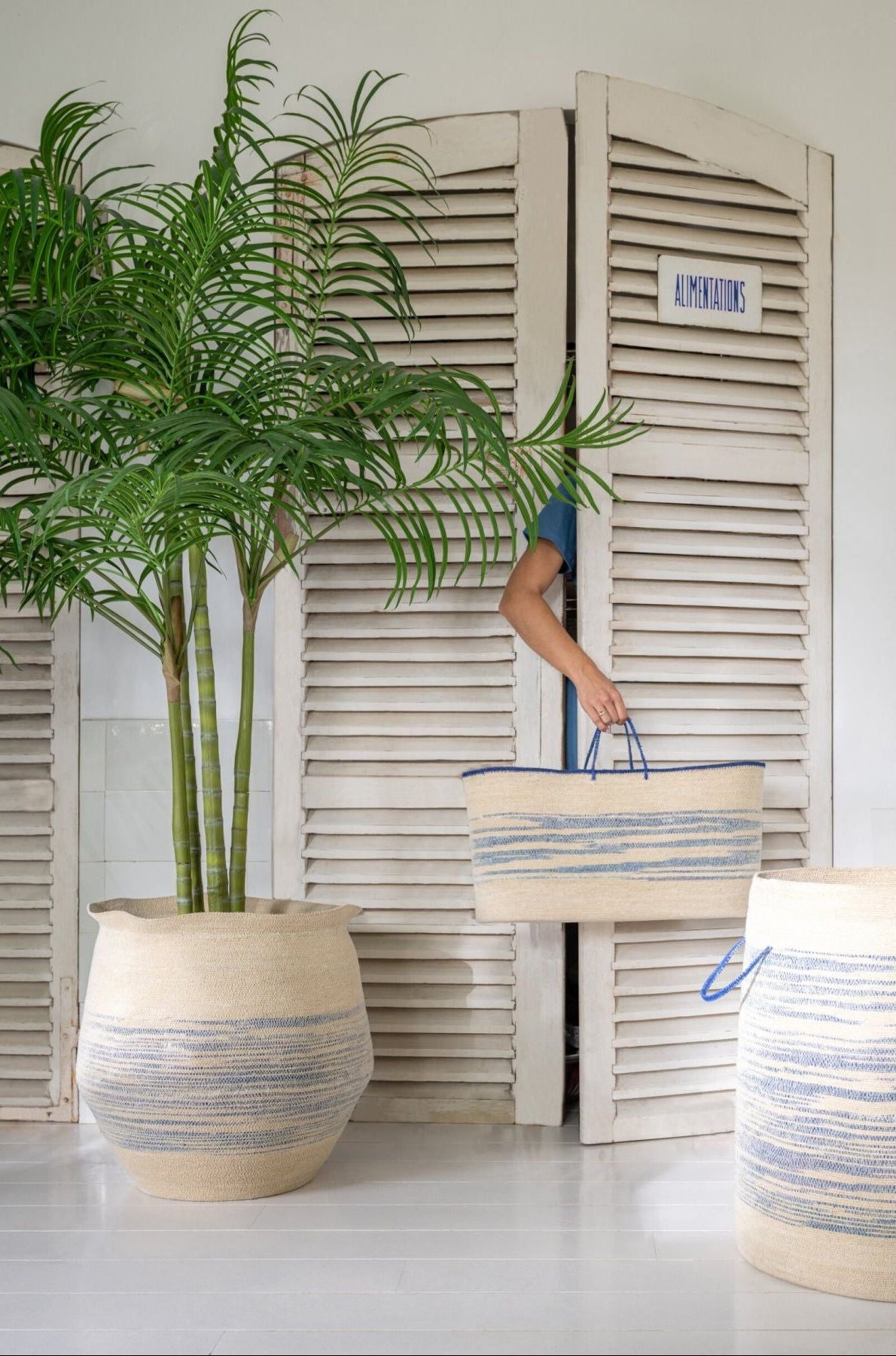 Set di 2 cesti con manico a righe in erba marina naturale/blu J-Line