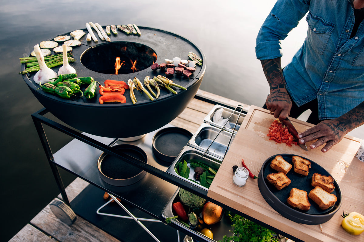 Fire Kitchen BBQ con Höfats Bowl 70 Cucina da esterno