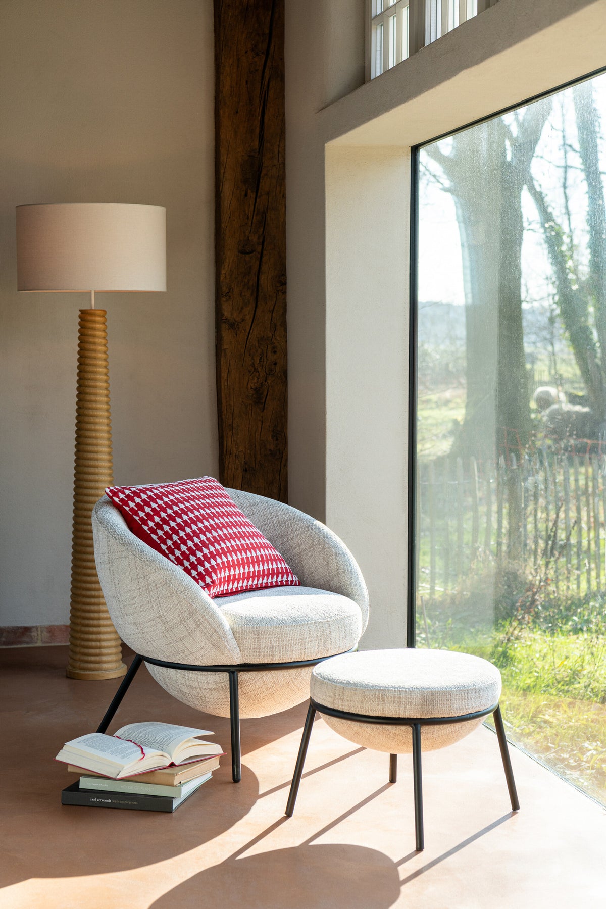 Lampada da terra con vite in legno naturale/grigio J-Line