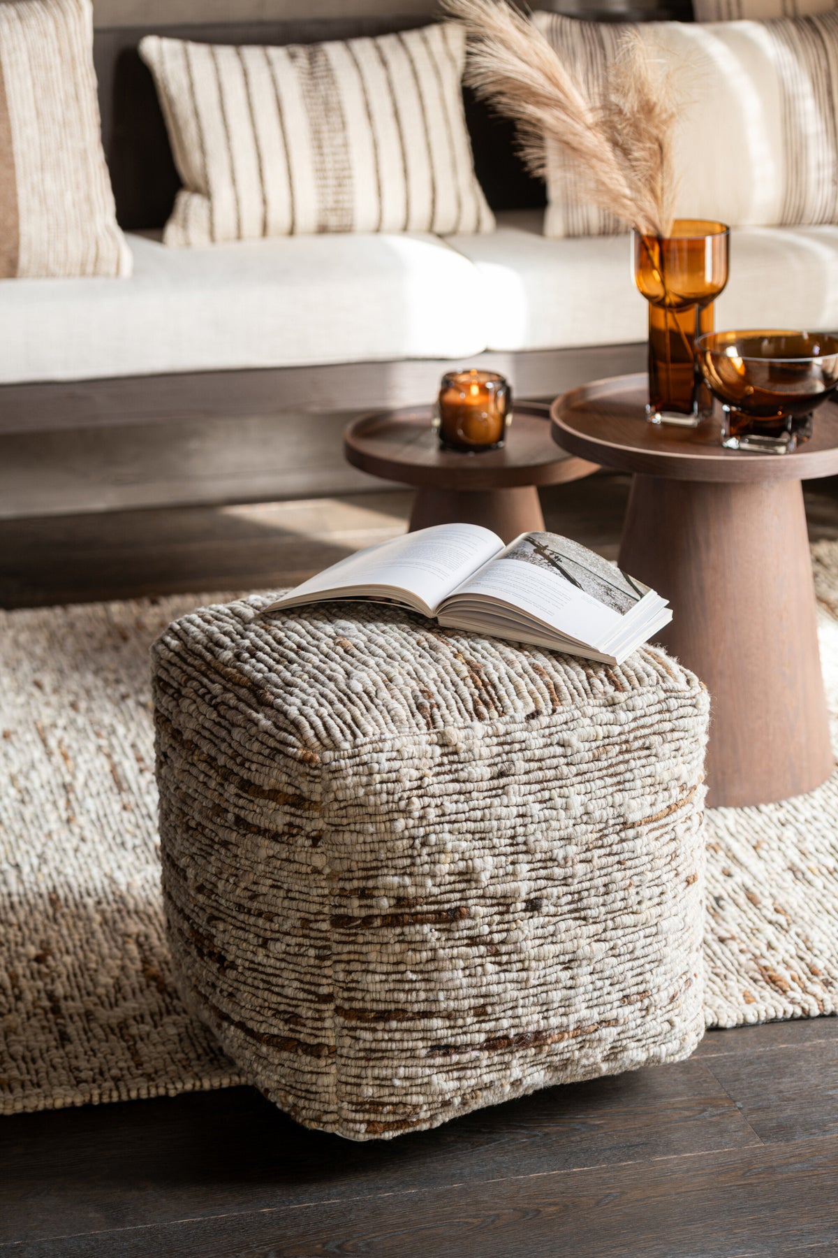 Pouf in lana tessuta écru/marrone 45x45x45 cm J-Line