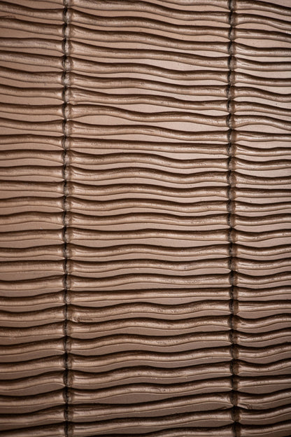Pannello da parete Seline bronzo in MDF con strisce ondulate sovrapposte L PTMD