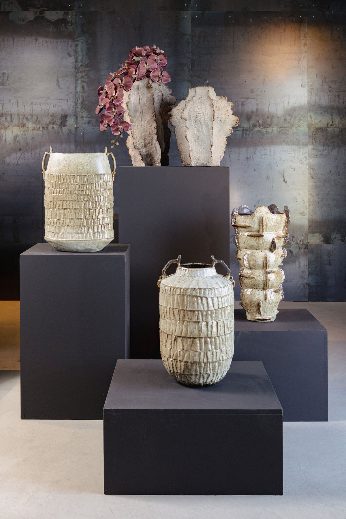 Talan Vaso Angolare in Ceramica Beige Scanalato L PTMD