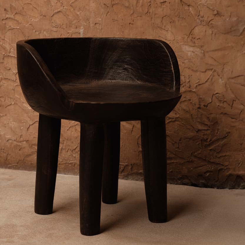 La sedia bassa Sit Happens - Noce scuro Bazar Bizar