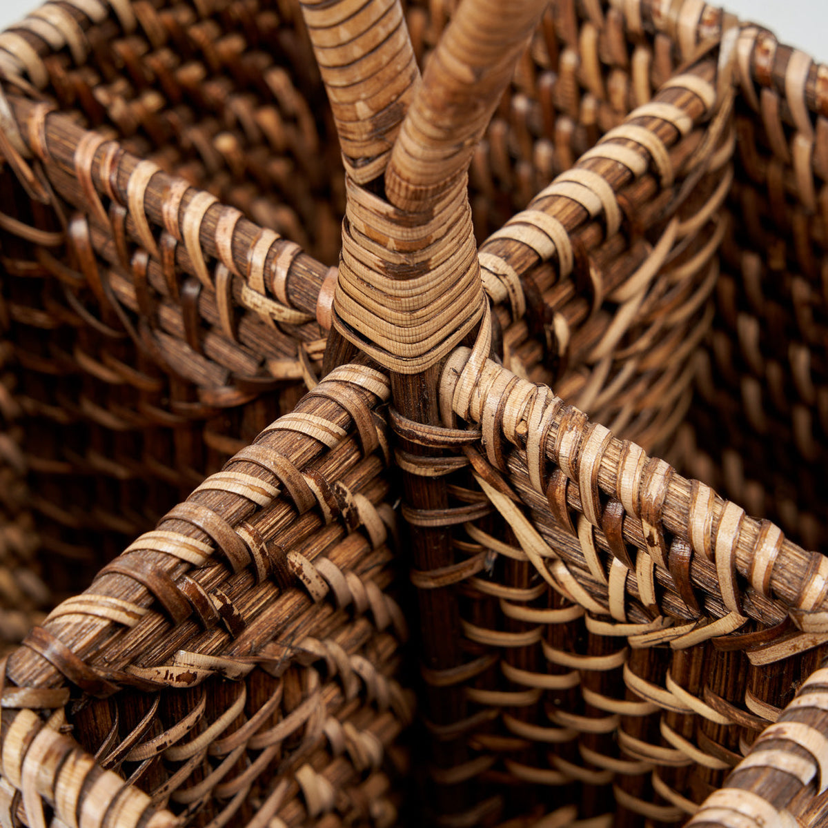 Il Portaposate in Rattan N°4 Marrone Naturale Bazar Bizar
