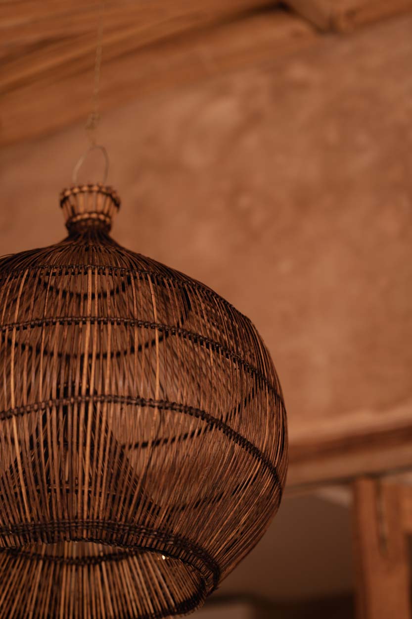La lampada a sospensione Desert Gourd in noce scuro, media, Bazar Bizar