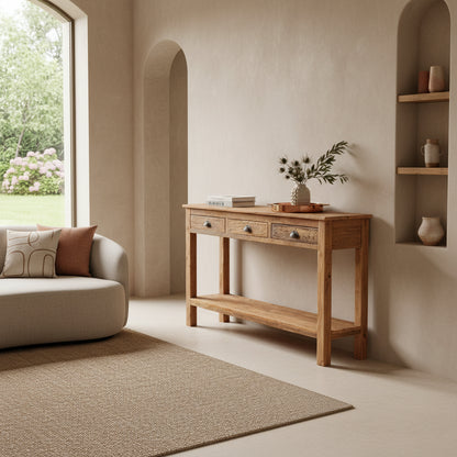 Tavolino laterale Farmwood con 3 cassetti Raw Materials
