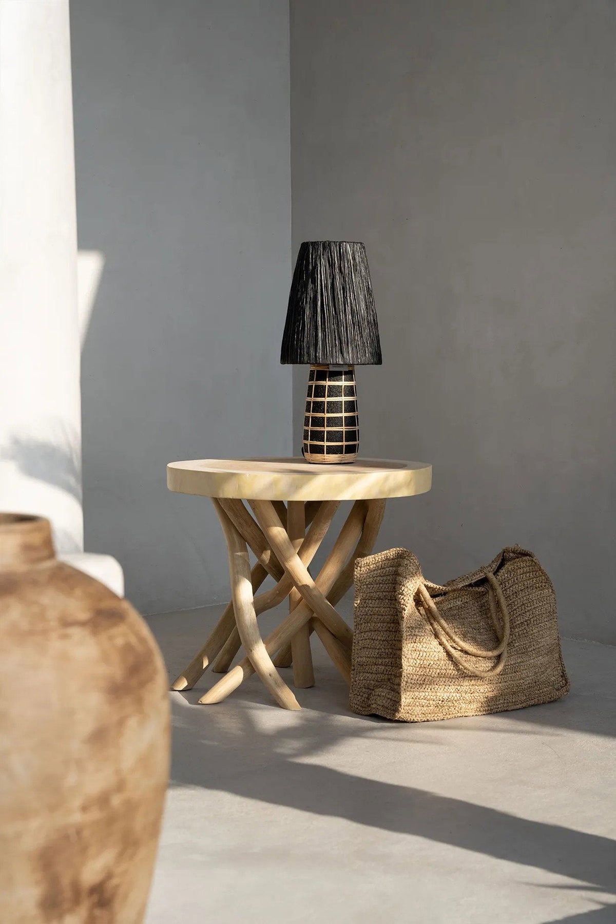 La lampada da tavolo Naxos - Nero Naturale Bazar Bizar
