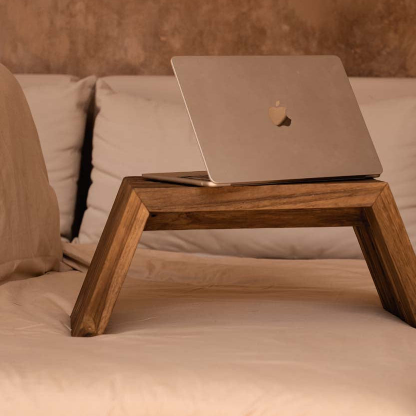 Il tavolo per laptop Ashley Cocoon Naturale Bazar Bizar