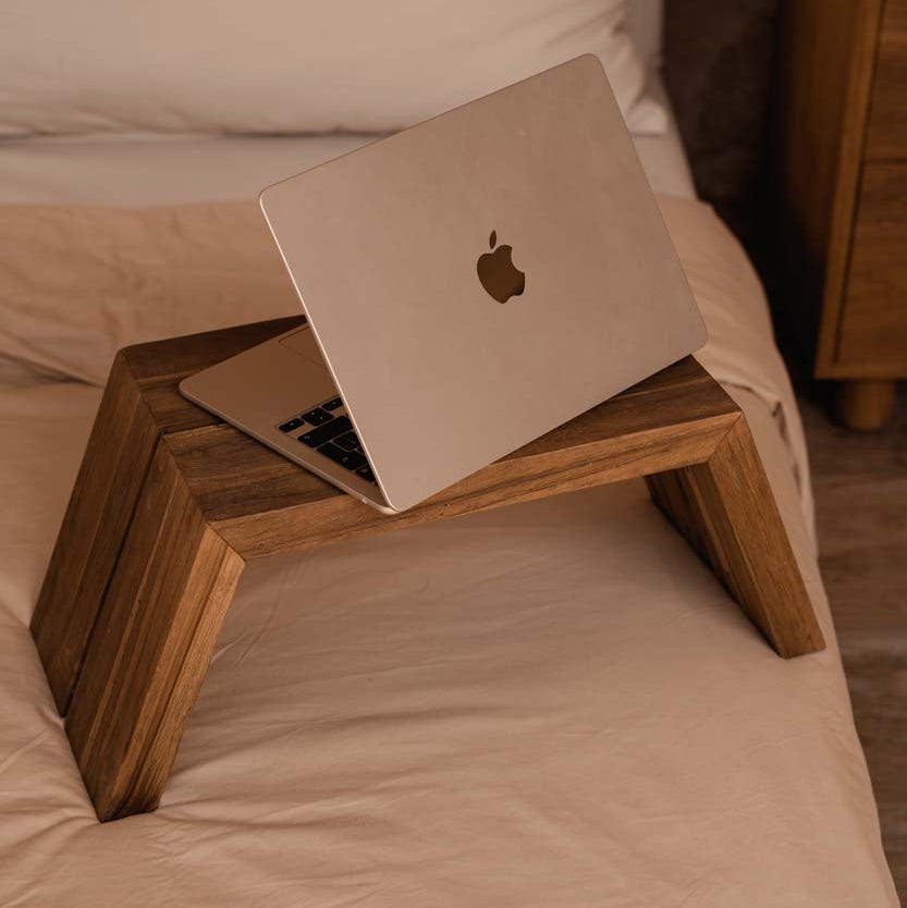 Il tavolo per laptop Ashley Cocoon Naturale Bazar Bizar
