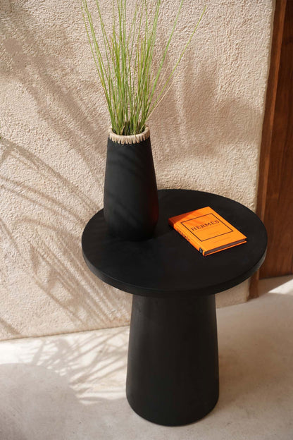 Il tavolino Timber Conic nero 50 Bazar Bizar