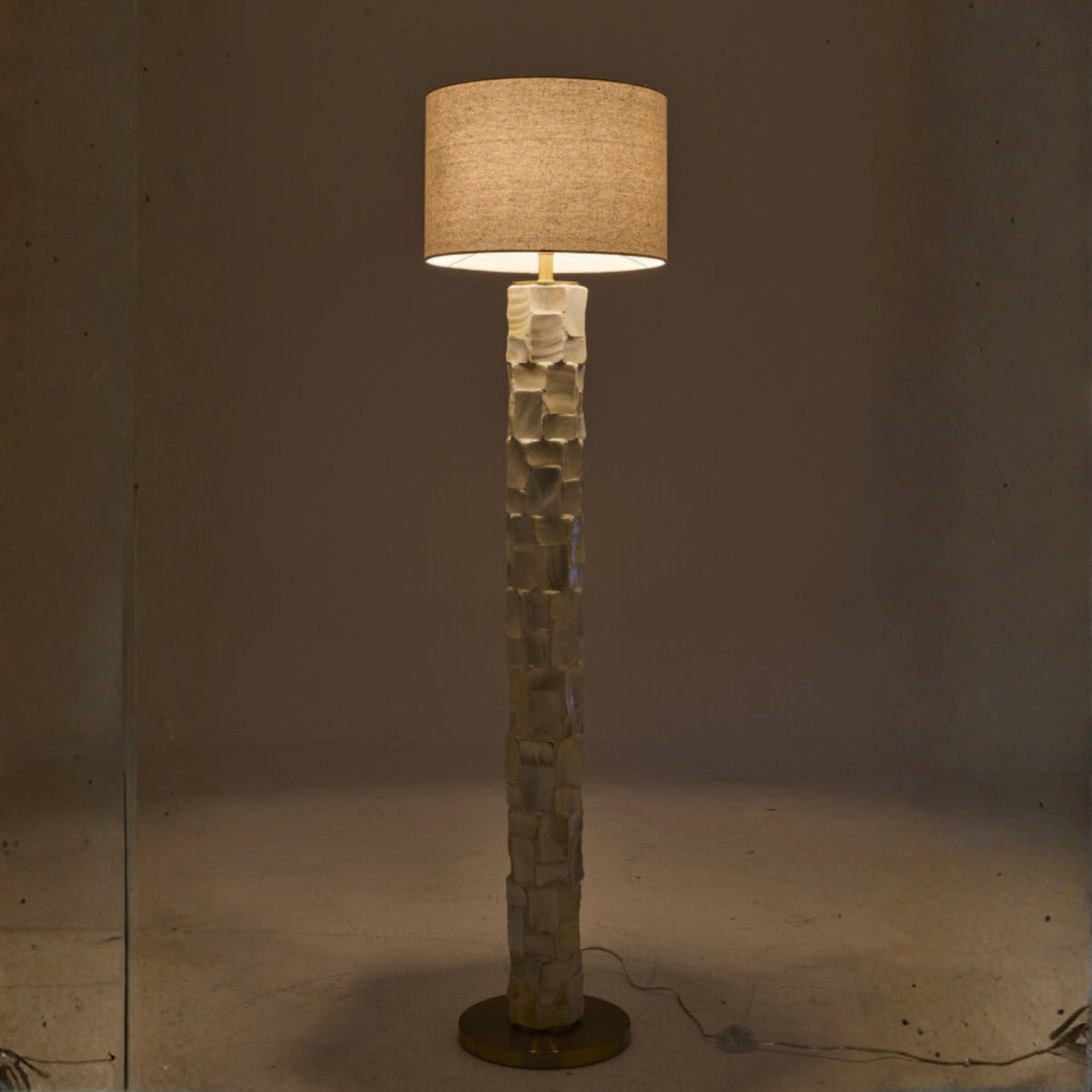 Lampada da terra Effetto perla Conchiglia Bianco sporco/Beige chiaro J-Line