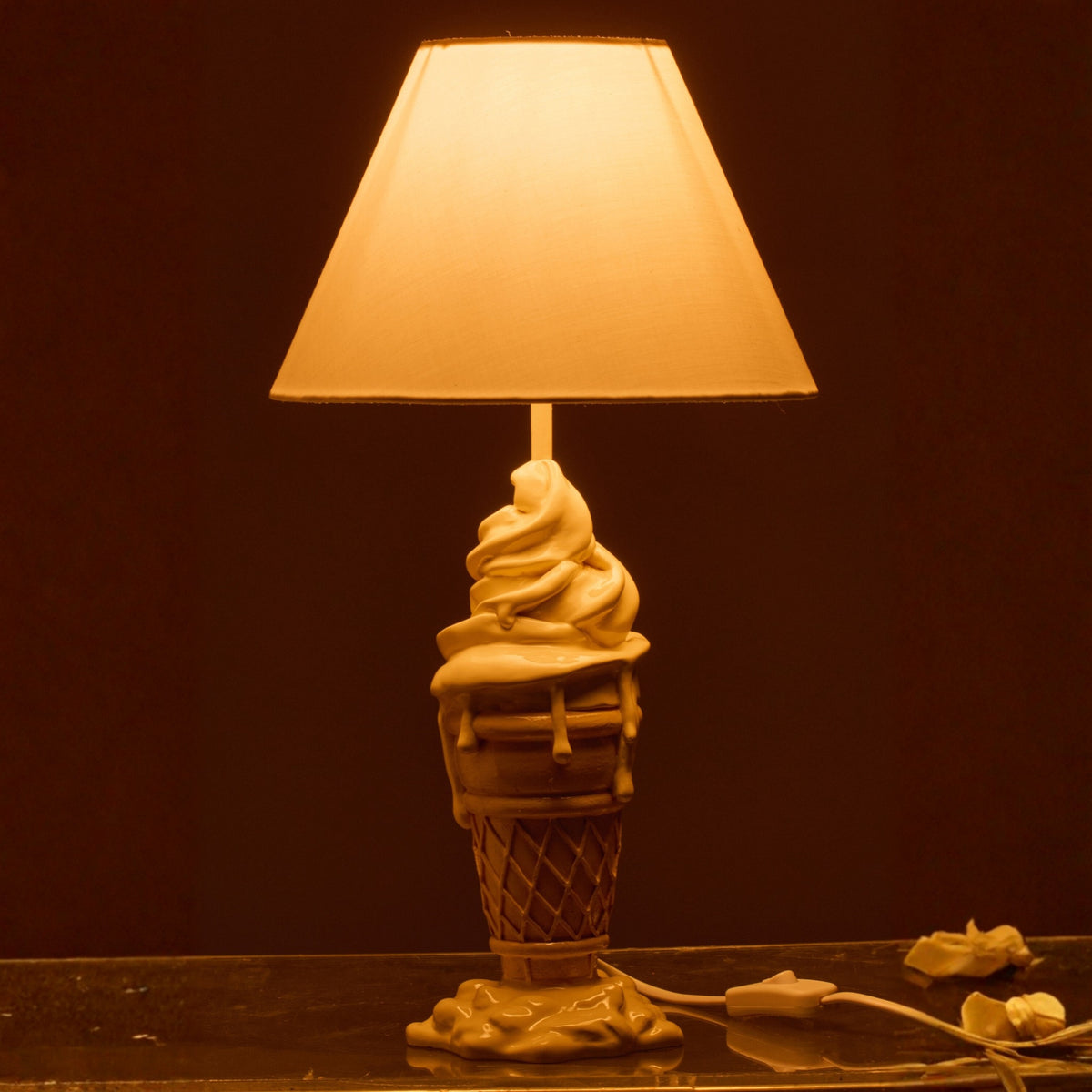 Lampada Ovetto in poliresina Giallo/Beige J-Line