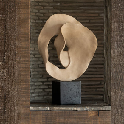 Deco Astratto Su Piedistallo Resina Beige/Nero J-Line