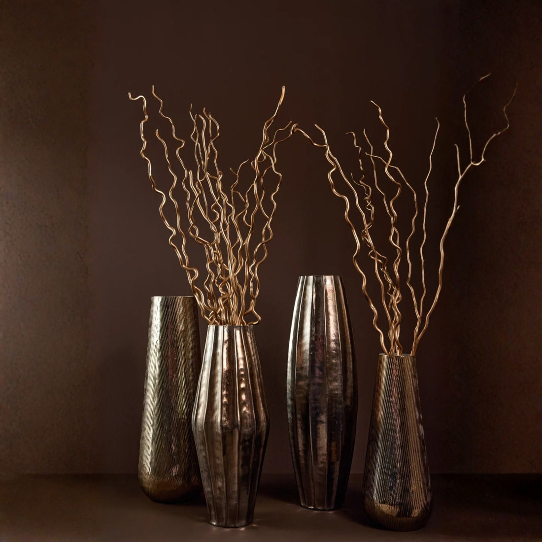 Vaso in alluminio dorato piccolo J-Line