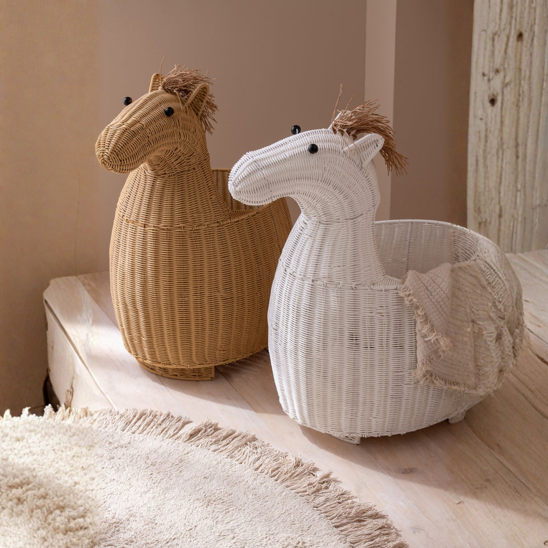 Cestino Cavallo in Plastica Naturale J-Line