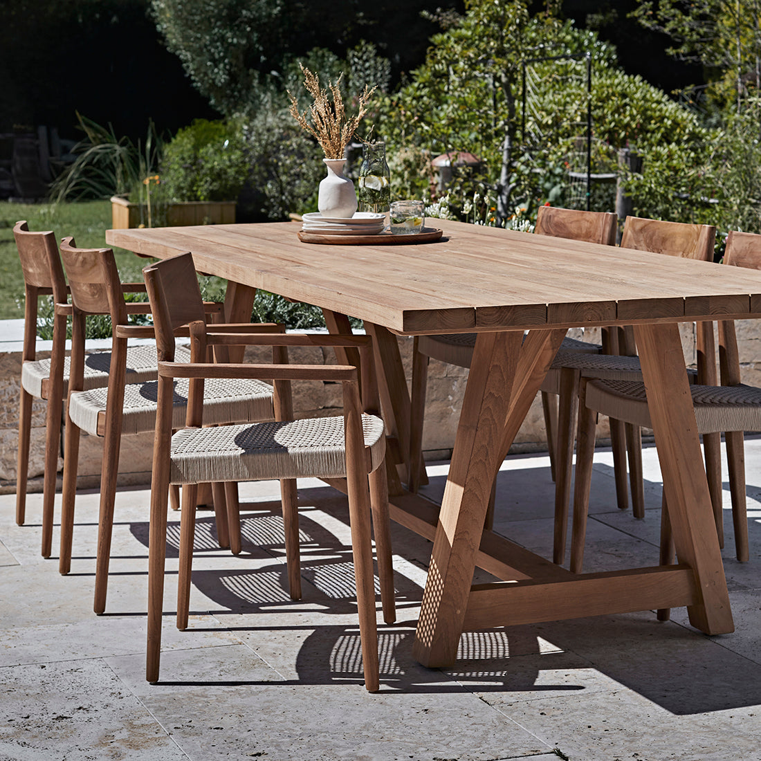 Freya Sedia da pranzo in teak con braccioli Naturale Set da 2 Raw Materials