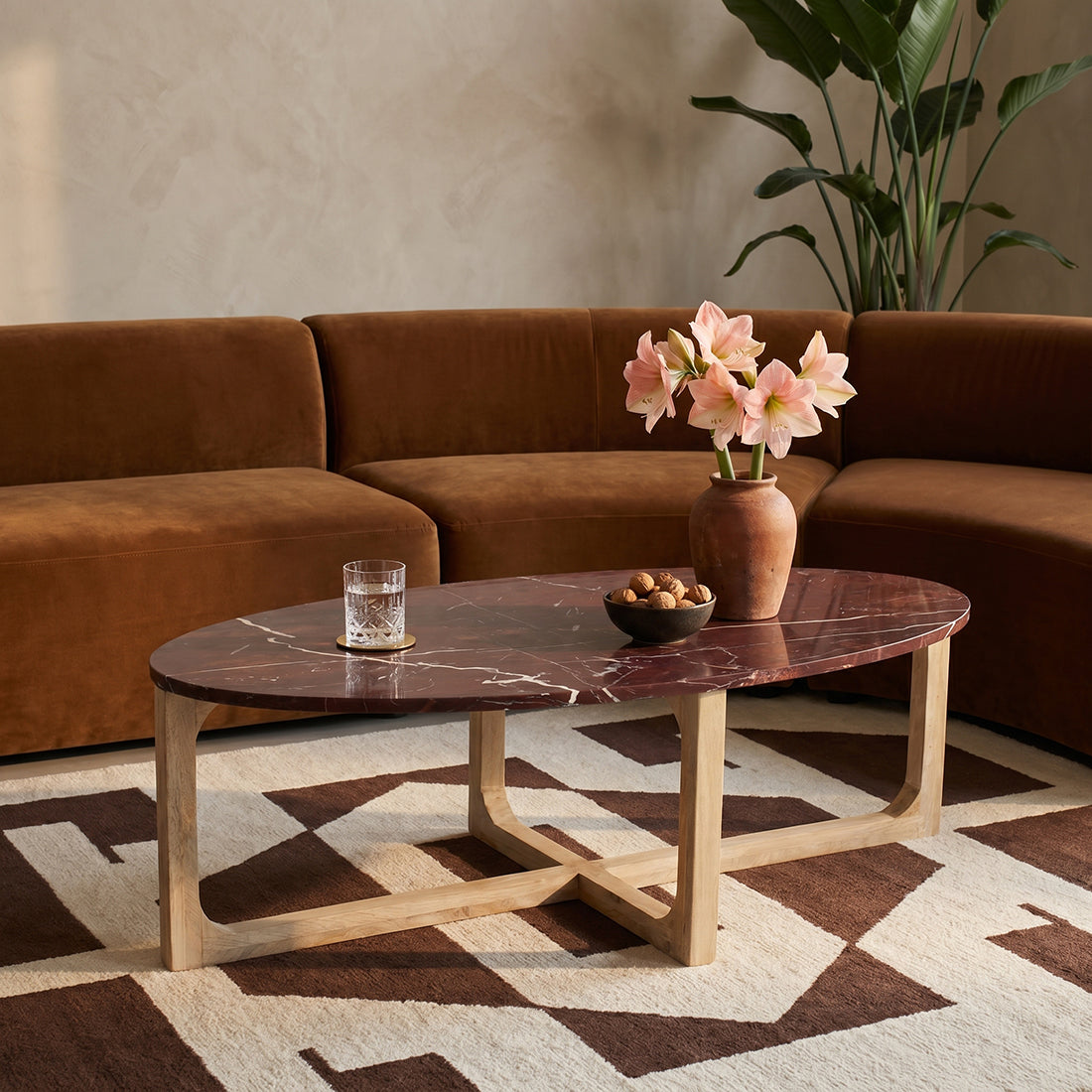 Tavolino da salotto ovale in marmo ‘Cherry’ Raw Materials