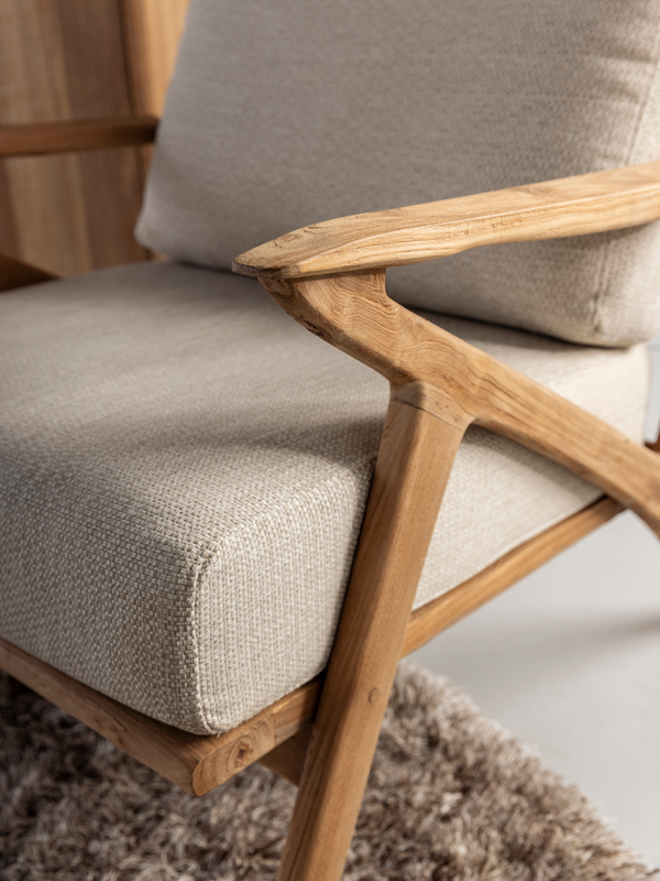 files/Web-ML_260814_Charles_lounge_chair_detail1.png