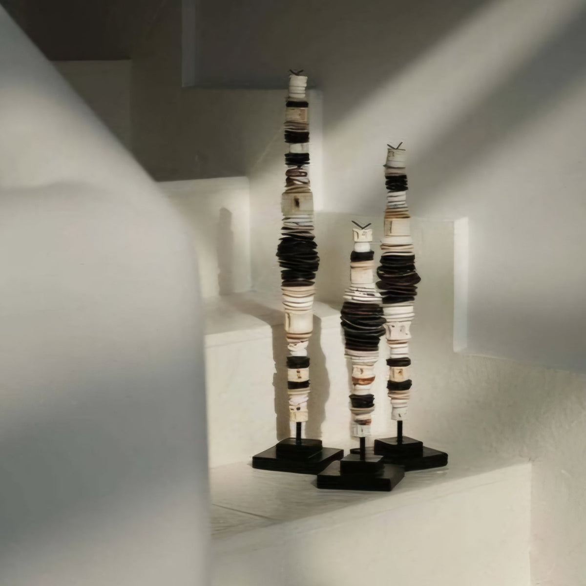 De Money Shell op Stand - M - Ornament - Bazar Bizar - livinglovely.nl