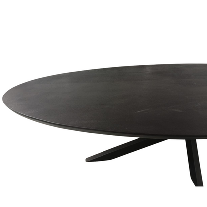 Ovale zwarte eettafel Brandy van Starfurn, handgemaakt van massief mangohout