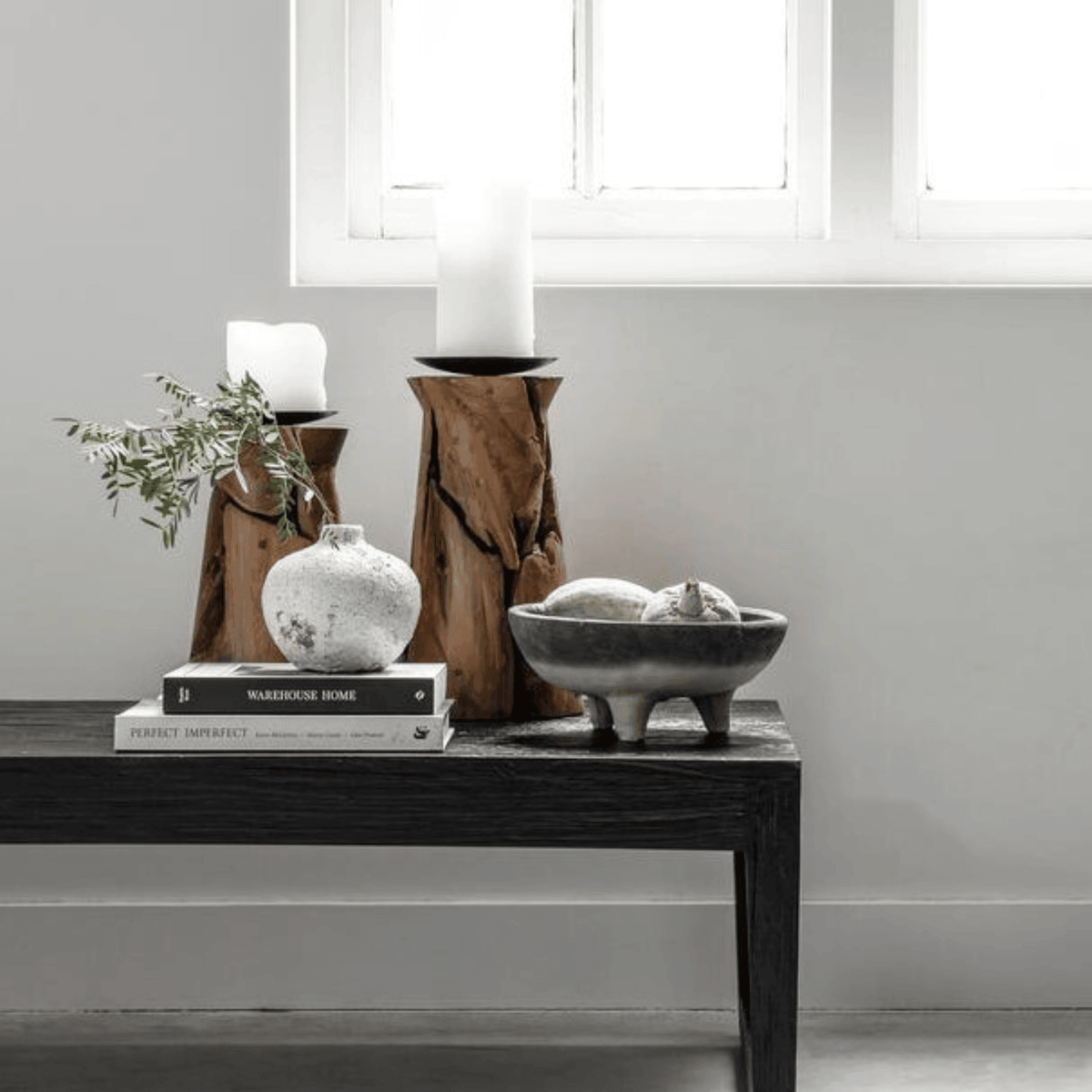 Houten kandelaar Flame Large vooraanzicht MUST Living