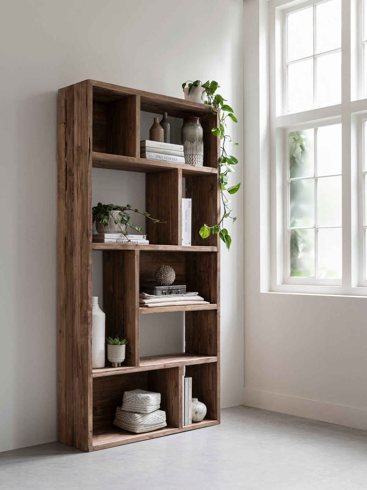 MUST Living Gallery Libreria