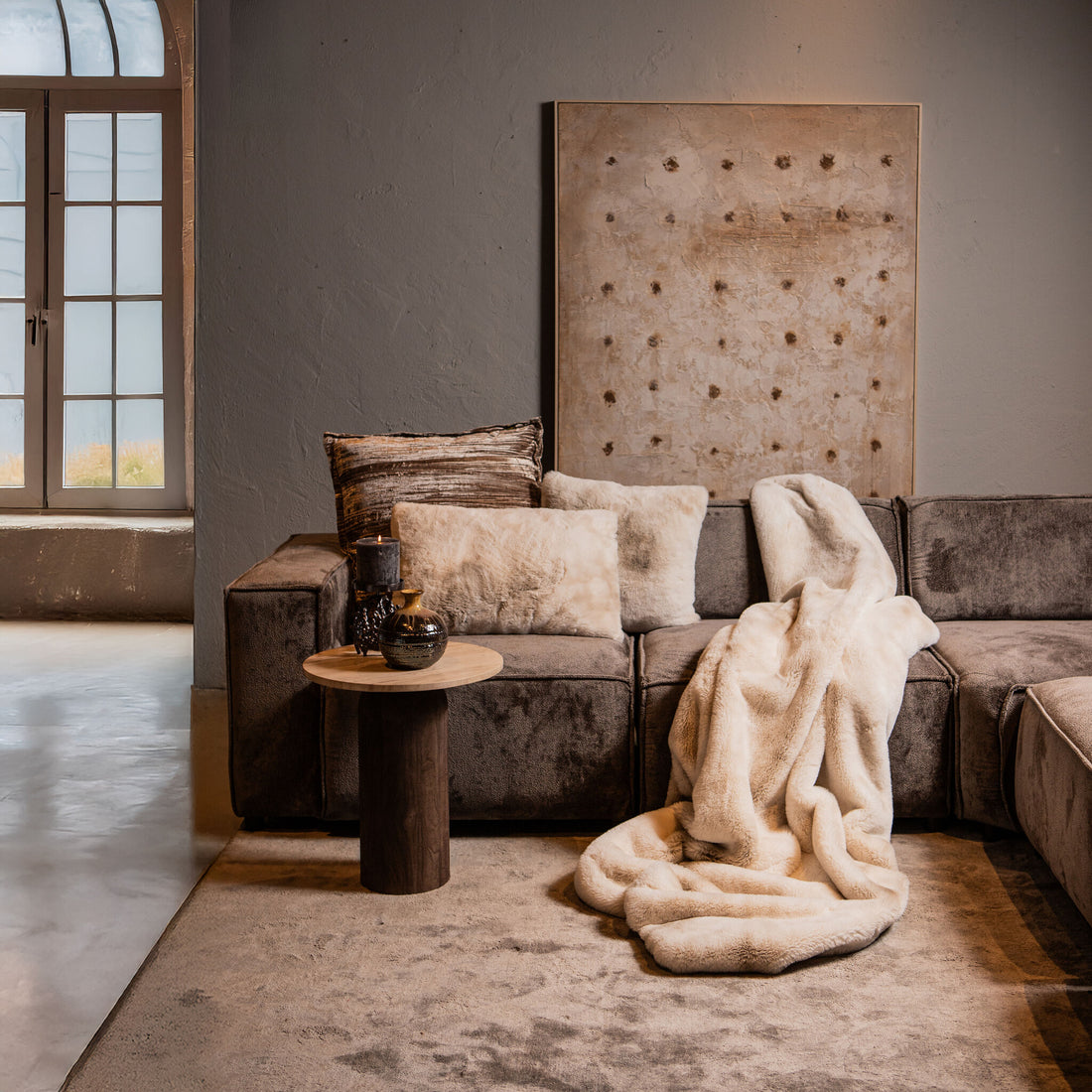 Linde Offwhite Faux Fur Bedspread Giftbox 220x240 PTMD - Poef - PTMD - livinglovely.nl
