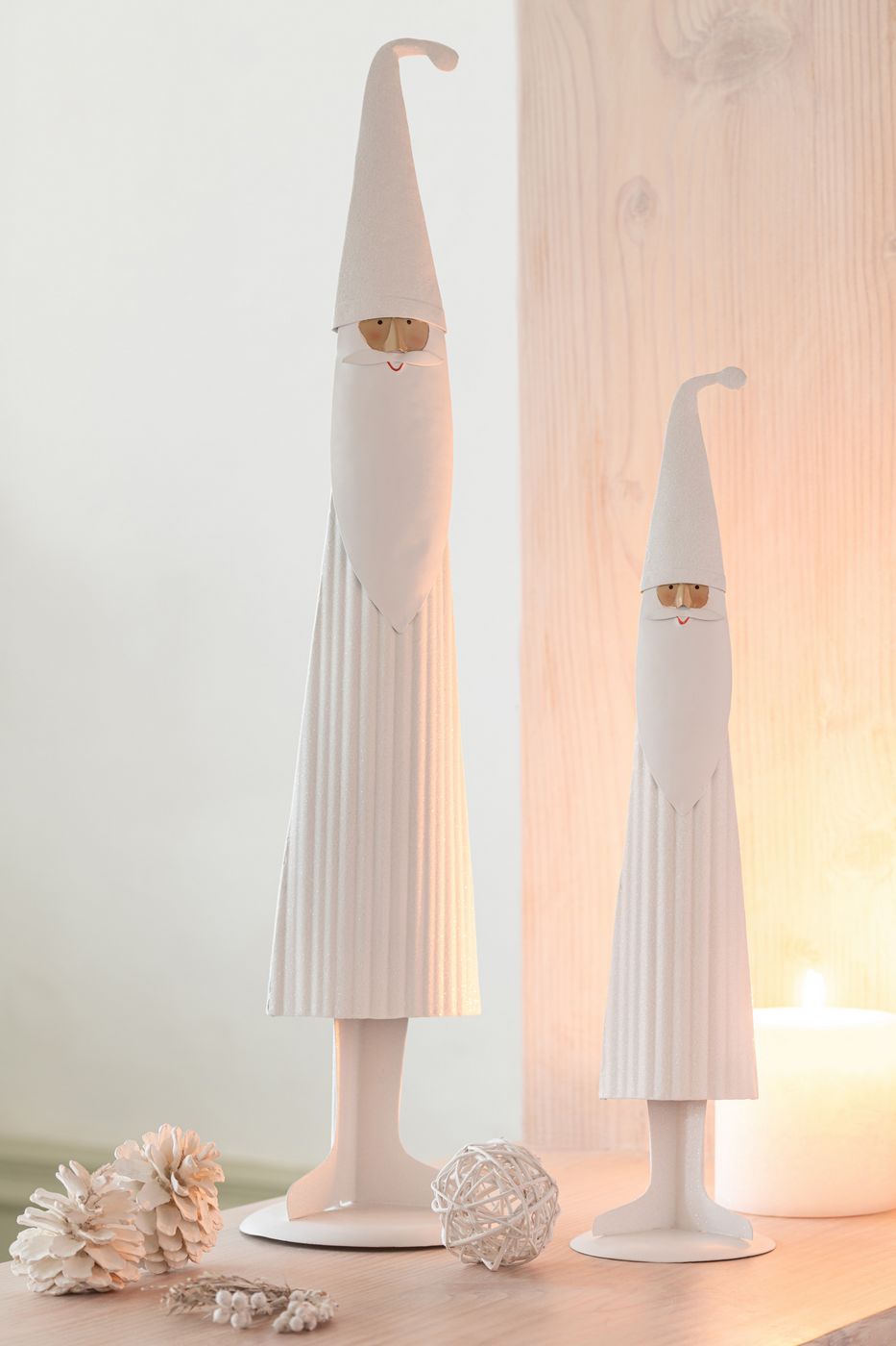 Set di 2 Babbi Natale Moderni in Metallo Bianco J-LIne