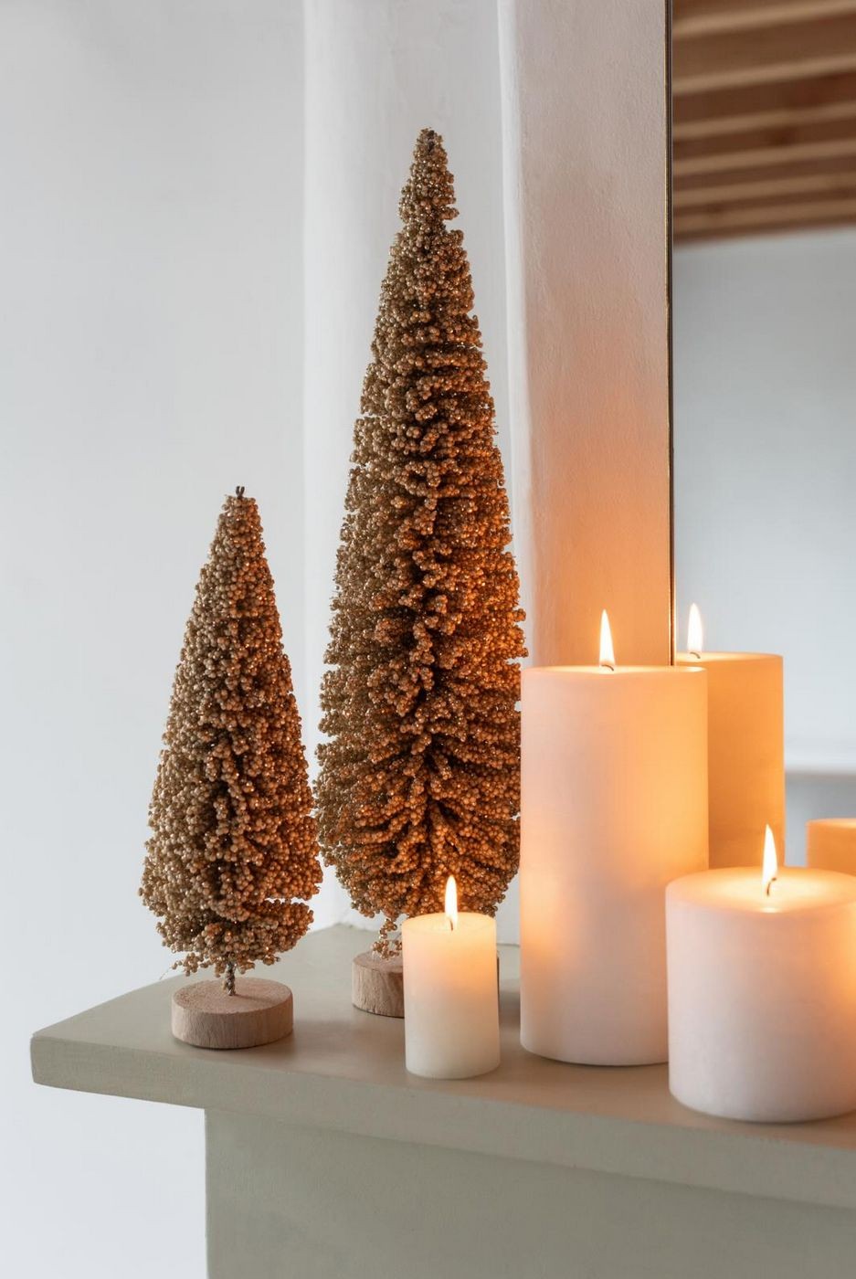 Set di 3 cappellini a forma di albero di Natale color champagne J-Line
