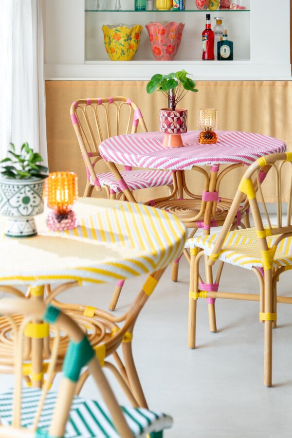 Tavolo da pranzo in rattan rosa/bianco J-Line