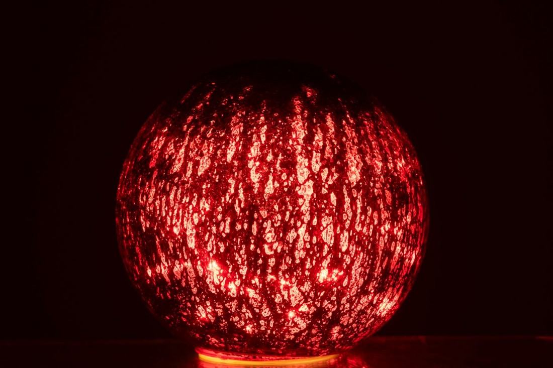Sfera LED in vetro craquelé rosso natalizio, set da 2 J-Line