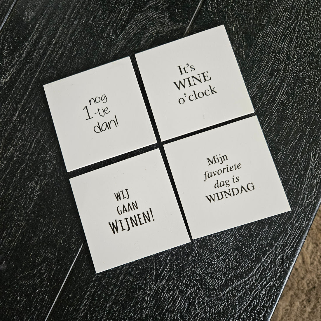 Set di 4 sottobicchieri quadrati per vino
