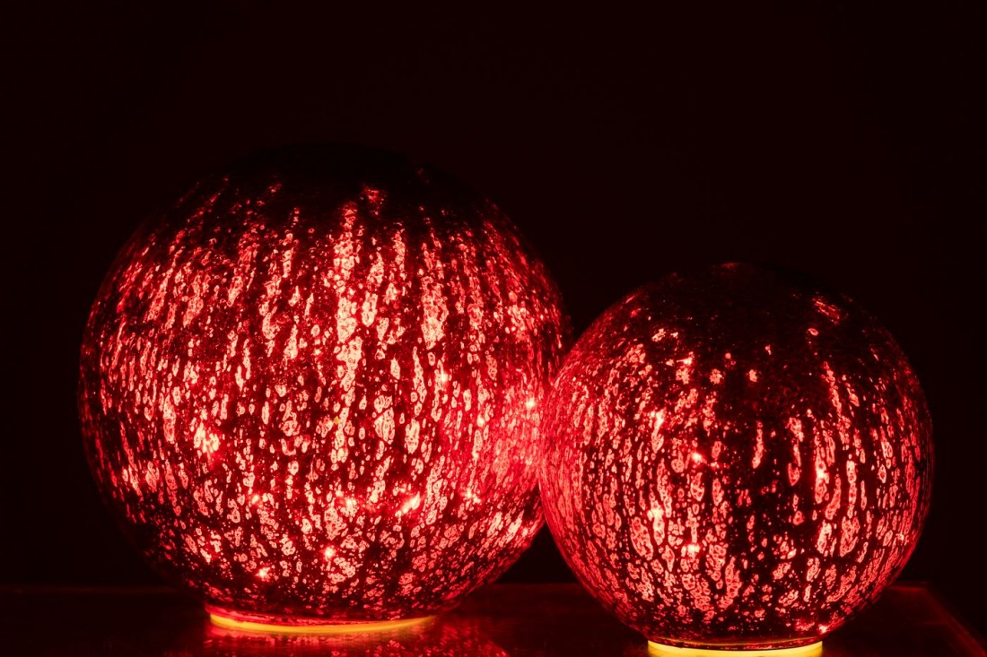Sfera LED in vetro craquelé rosso natalizio, set da 2 J-Line