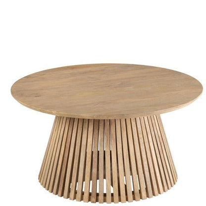 Salontafel Vincent Mangohout Naturel Medium van J-Line, ronde lichte houten tafel met lattenvoet op witte achtergrond