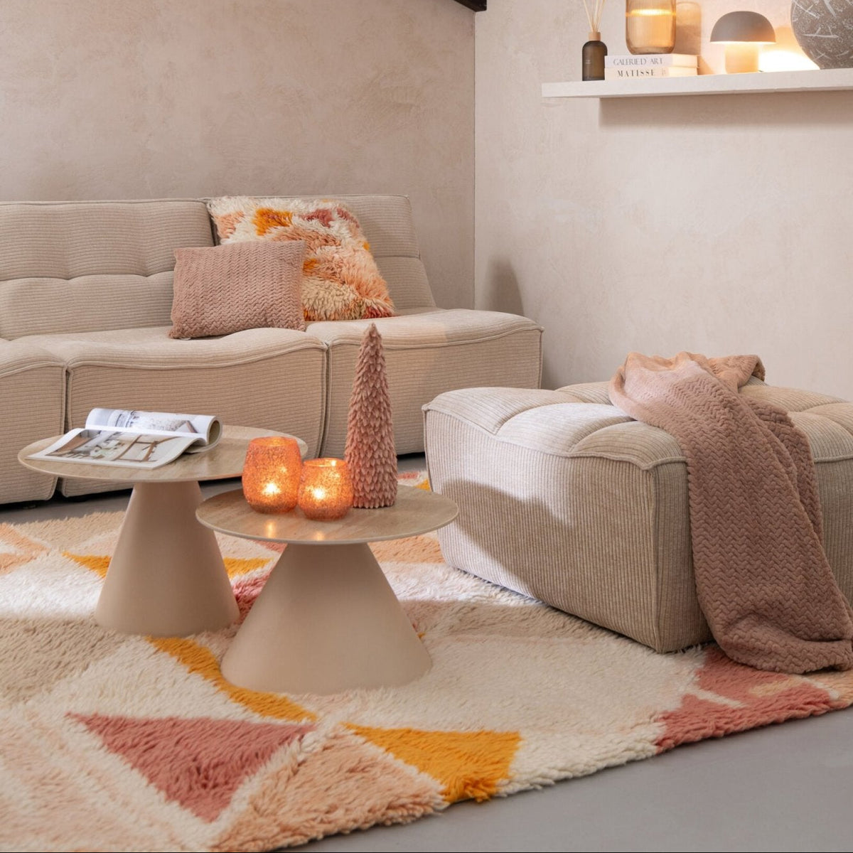Set di 2 tavolini laterali conici in ferro color écru/beige J-Line