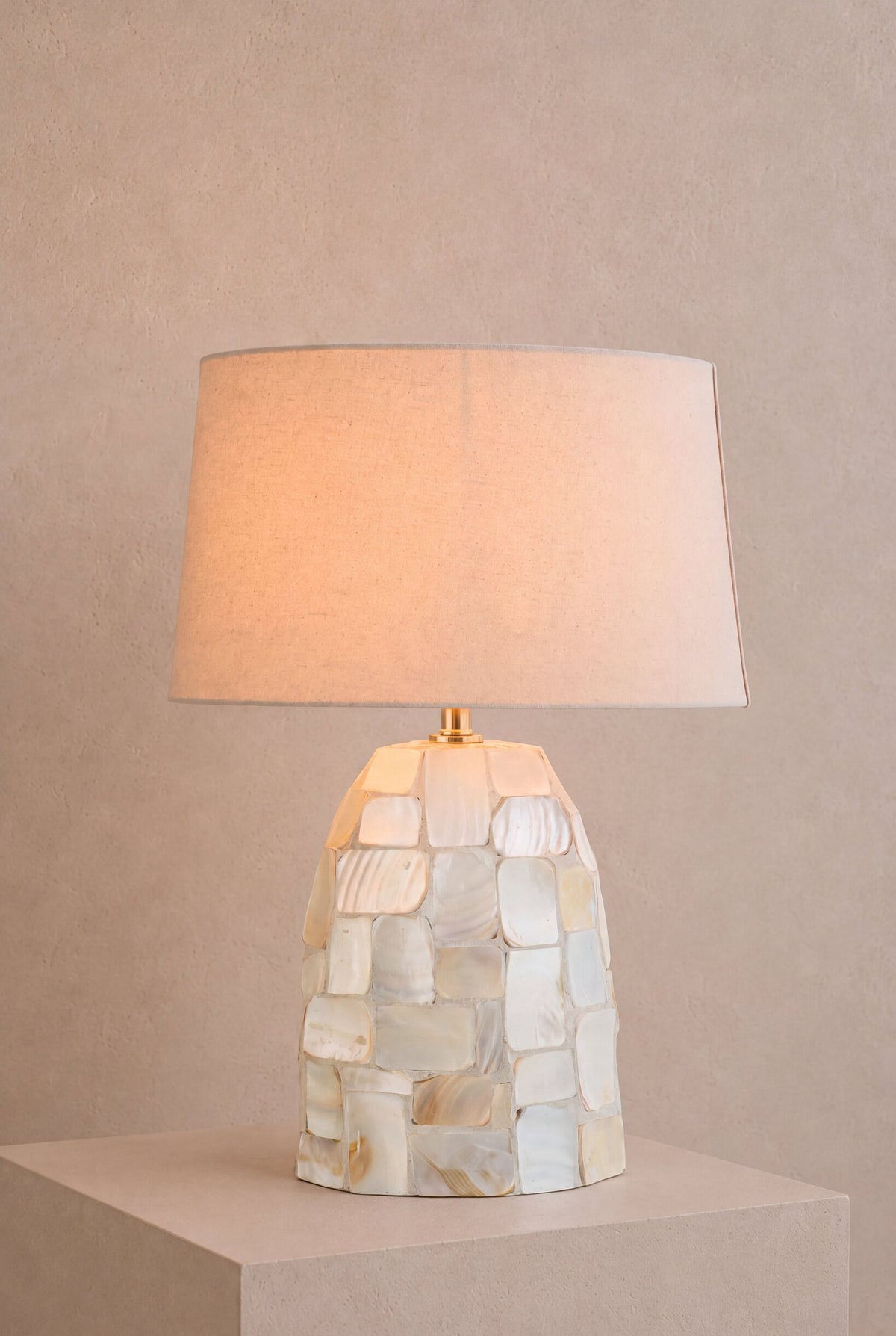 Lampada da tavolo Effetto perla Conchiglia Bianco sporco/Beige chiaro J-Line